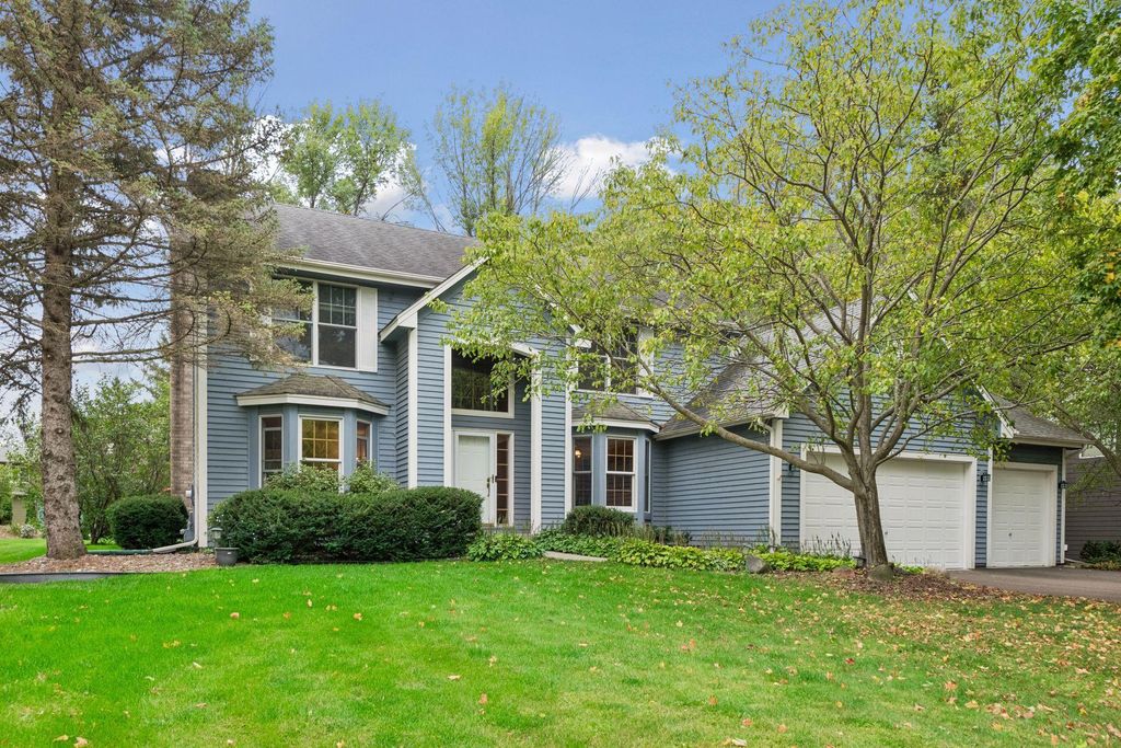 26145 Oak Leaf Trail, Shorewood, MN 55331 — exterior