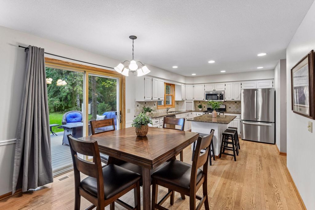 26145 Oak Leaf Trail, Shorewood, MN 55331 — photo 3