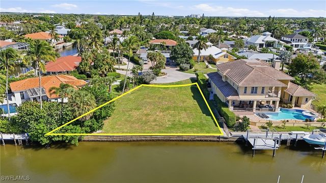 1510 Mullet LN, Naples, FL 34102