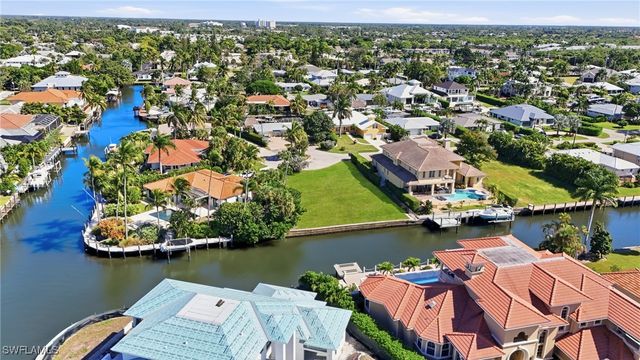 1510 Mullet LN, Naples, FL 34102