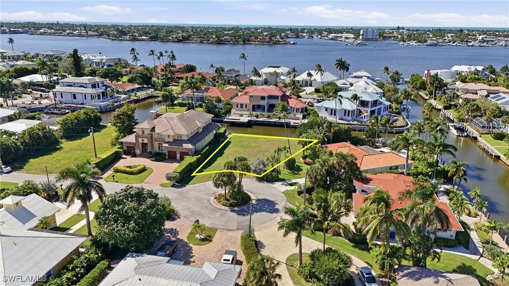 1510 Mullet LN, Naples, FL 34102