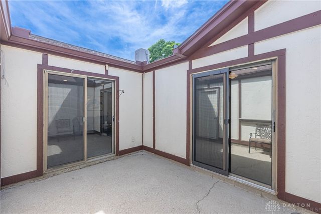 957 Pine Needles Drive, Washington Twp, OH 45458