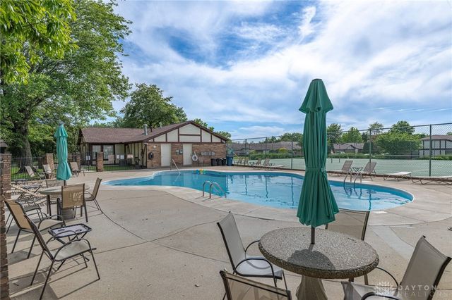 957 Pine Needles Drive, Washington Twp, OH 45458