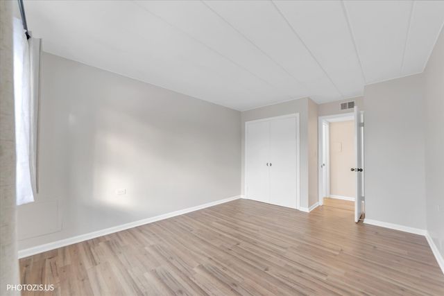 100 Deborah Lane 16A, Wheeling, IL 60090