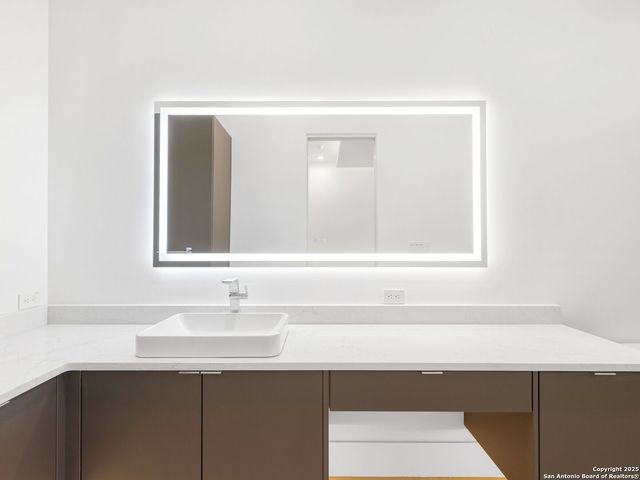 24606 Cliff Line, San Antonio, TX 78257