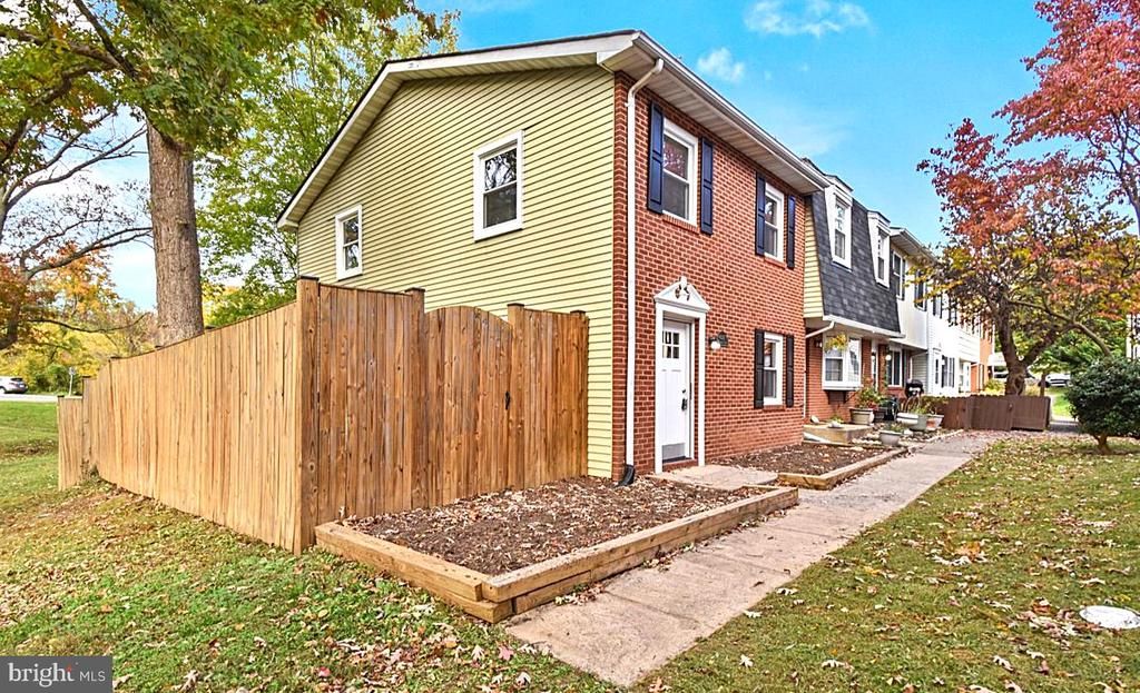 4517 APPLEDALE CT, Marshall, VA 20115