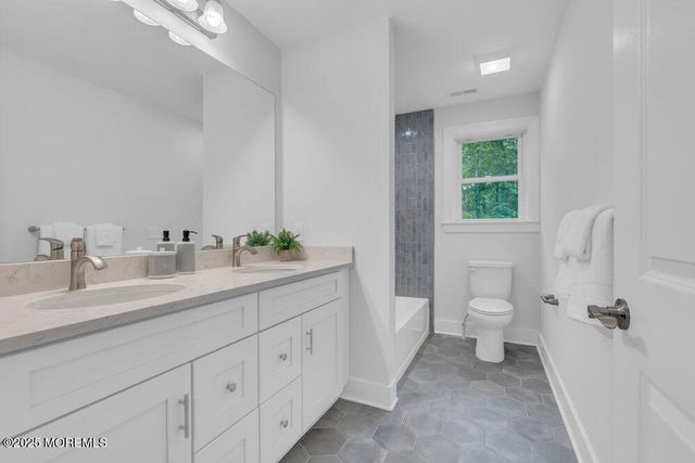 871 Woodbury Drive, Jackson, NJ 08527