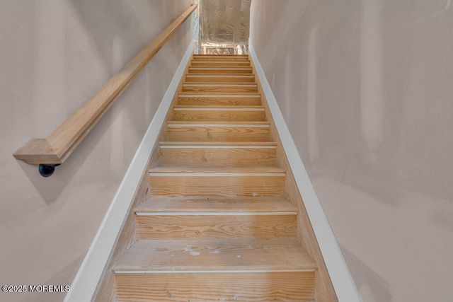 871 Woodbury Drive, Jackson, NJ 08527