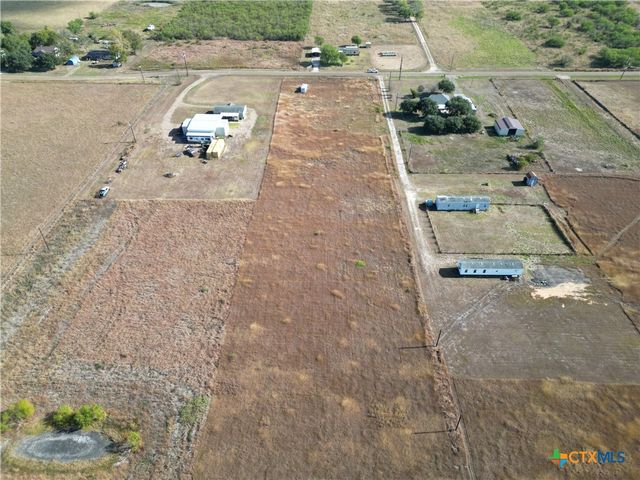 612 Wischkaemper Road, Victoria, TX 77905