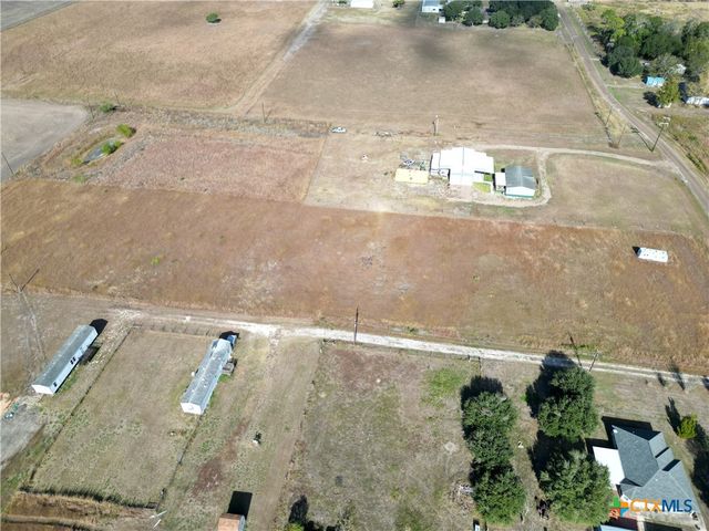 612 Wischkaemper Road, Victoria, TX 77905