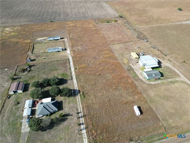 612 Wischkaemper Road, Victoria, TX 77905