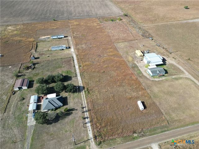 612 Wischkaemper Road, Victoria, TX 77905