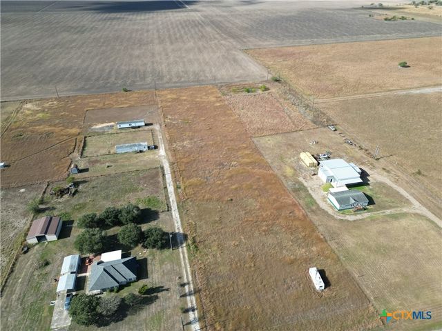 612 Wischkaemper Road, Victoria, TX 77905