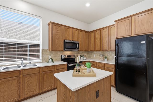 2432 Chesterwood Drive, Little Elm, TX 75068