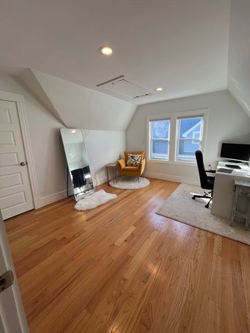 474 Albemarle Rd 2, Newton, MA 02460