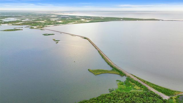 6642 Freret Bayou Drive, Baytown, TX 77523