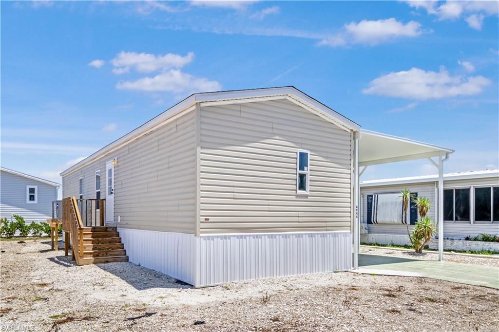 4944 Porky LN, ST. JAMES CITY, FL 33956 — photo 3