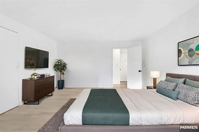 6010 Boulevard East, West New York, NJ 07093