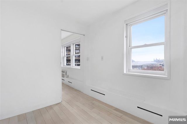 6010 Boulevard East, West New York, NJ 07093