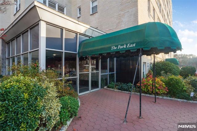 6010 Boulevard East, West New York, NJ 07093