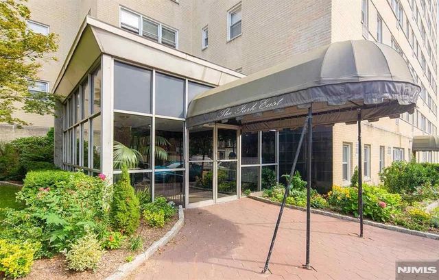 6010 Boulevard East, West New York, NJ 07093