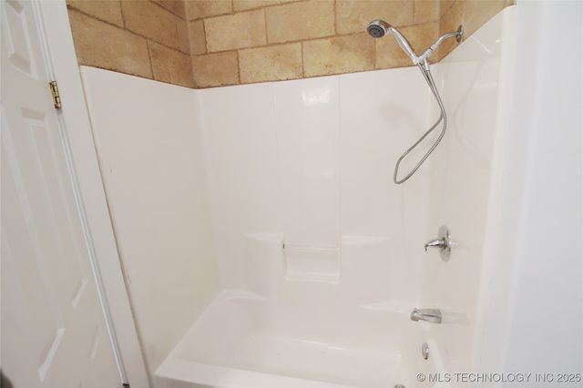 809 N Grand Avenue, Okmulgee, OK 74447