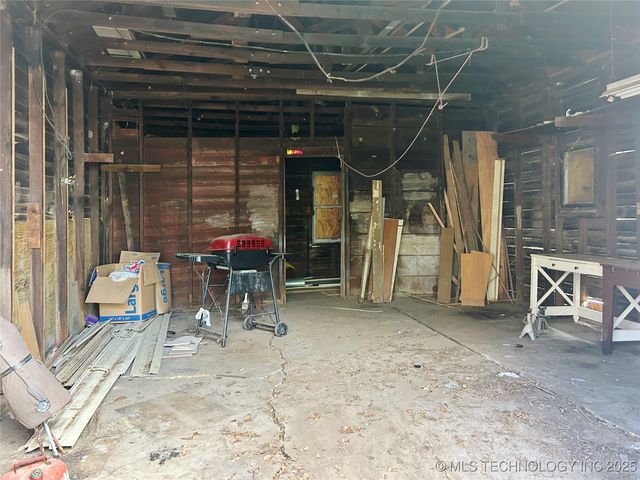 809 N Grand Avenue, Okmulgee, OK 74447