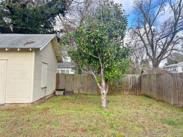 809 N Grand Avenue, Okmulgee, OK 74447