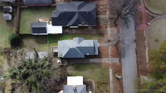 809 N Grand Avenue, Okmulgee, OK 74447