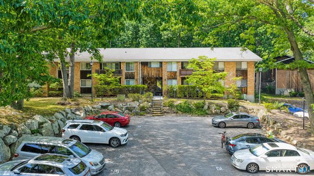 200 Woodmont Avenue 126, Bridgeport, CT 06606