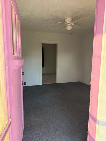 95 W 8th Street, Kemah, TX 77565