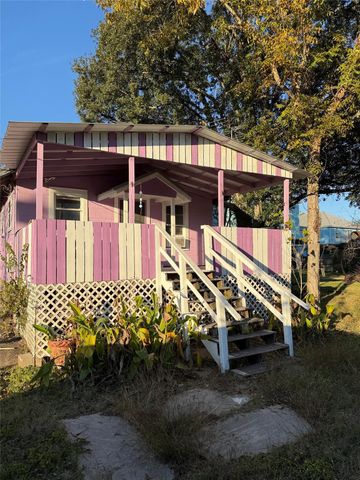 95 W 8th Street, Kemah, TX 77565