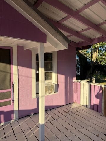 95 W 8th Street, Kemah, TX 77565