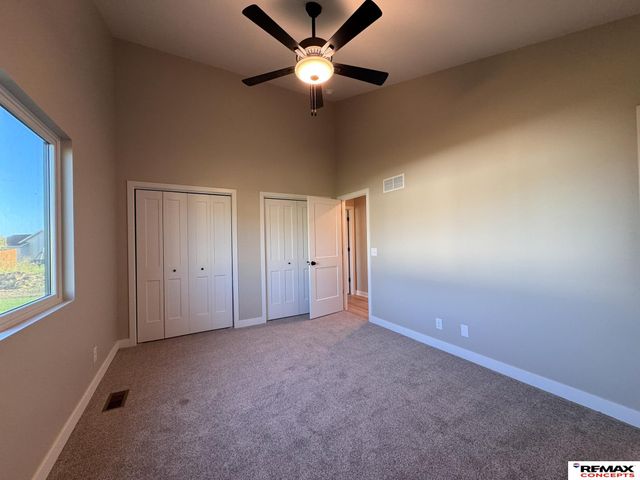 4324 Woodside Village Drive, Lincoln, NE 68528