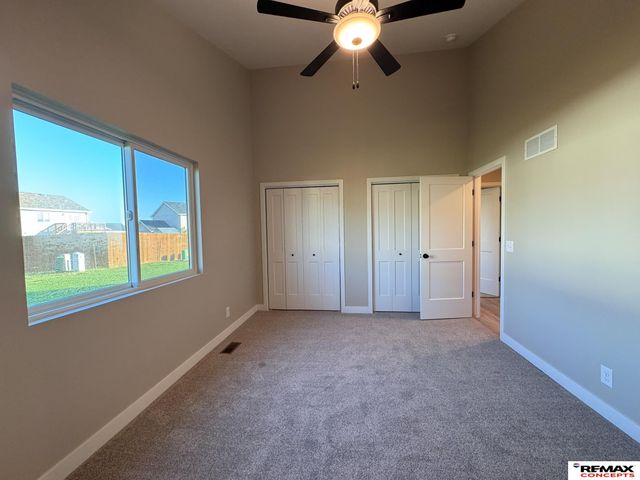 4324 Woodside Village Drive, Lincoln, NE 68528