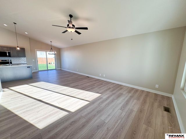 4324 Woodside Village Drive, Lincoln, NE 68528