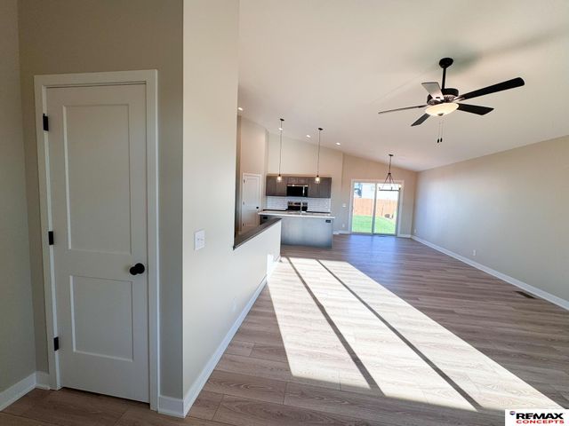 4324 Woodside Village Drive, Lincoln, NE 68528