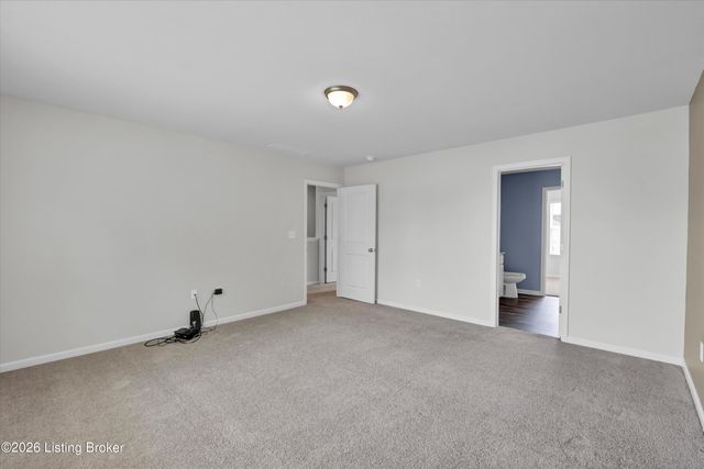 1061 Shady Brook Ln, Louisville, KY 40229