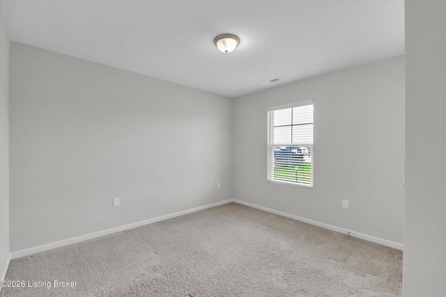 1061 Shady Brook Ln, Louisville, KY 40229