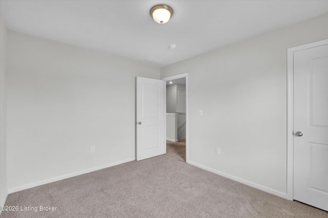 1061 Shady Brook Ln, Louisville, KY 40229