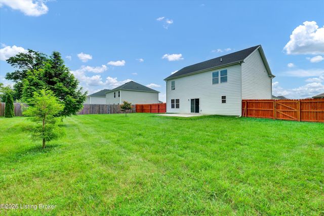 1061 Shady Brook Ln, Louisville, KY 40229