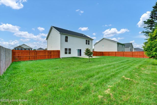 1061 Shady Brook Ln, Louisville, KY 40229