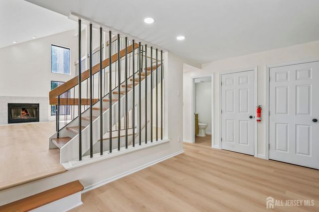 102 Kingsberry Drive, Franklin Twsp, NJ 08873