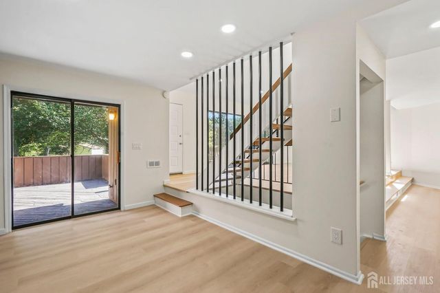 102 Kingsberry Drive, Franklin Twsp, NJ 08873