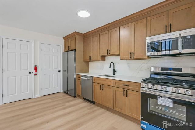 102 Kingsberry Drive, Franklin Twsp, NJ 08873