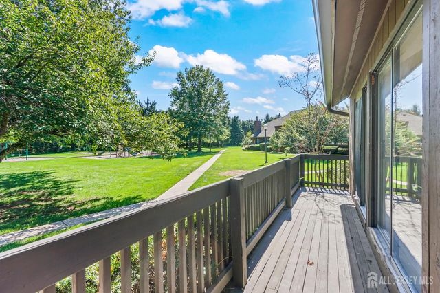 102 Kingsberry Drive, Franklin Twsp, NJ 08873
