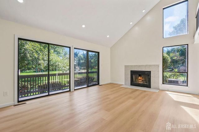 102 Kingsberry Drive, Franklin Twsp, NJ 08873
