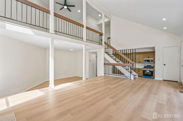 102 Kingsberry Drive, Franklin Twsp, NJ 08873