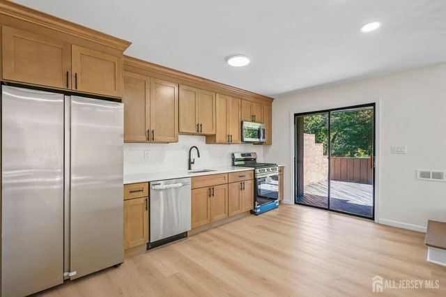 102 Kingsberry Drive, Franklin Twsp, NJ 08873