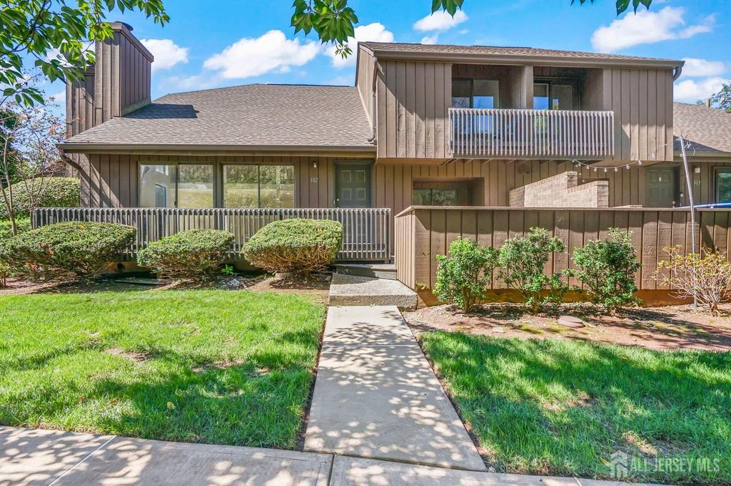 102 Kingsberry Drive, Franklin Twsp, NJ 08873